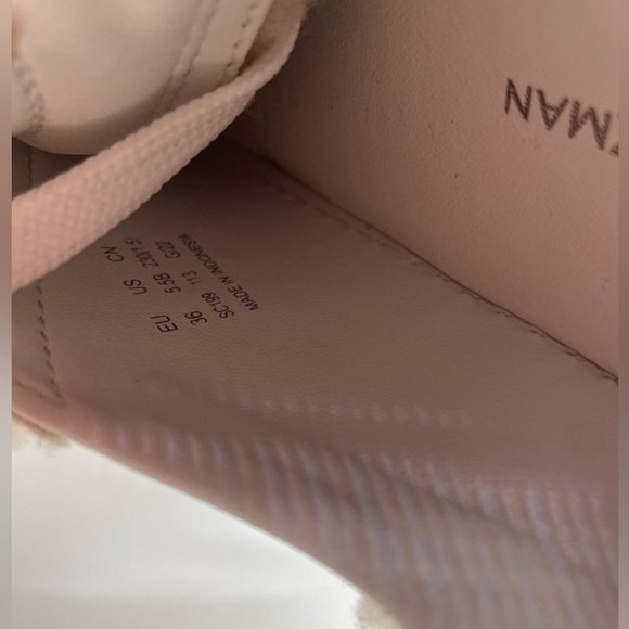 Stuart Weitzman Daryl Cozy Genuine Shearling Sneaker SZ. 5.5B #GS - Picture 7 of 7